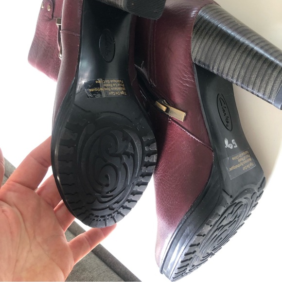 Clark’s Genuine Leather Boots - Picture 6 of 6